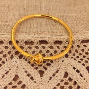 Kate Spade ♠️ gold knot bracelet